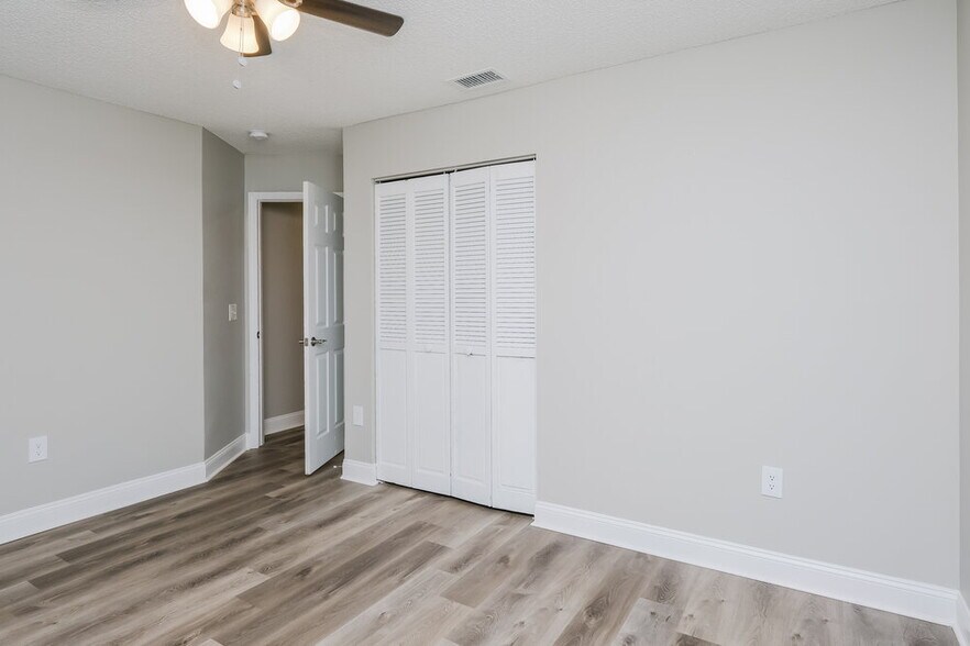 Building Photo - 10917 Freemont Dr