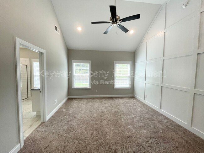 Building Photo - 410 Longford St