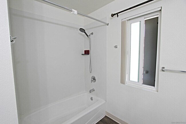 Building Photo - 7575 Charmant Dr
