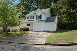 Building Photo - 4217 Hunters Green Way NE
