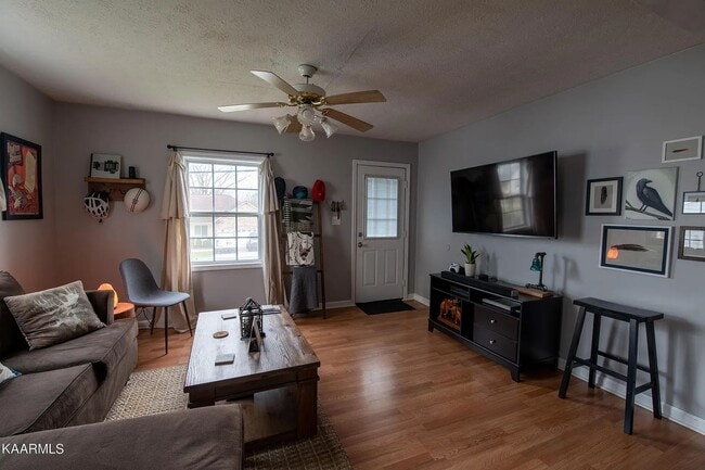 Building Photo - Updated North Knoxville Gem | Massive Fenced Yard & Prime Location!