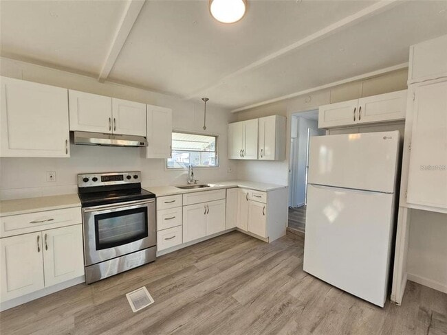 Building Photo - 321 3rd St Dr W