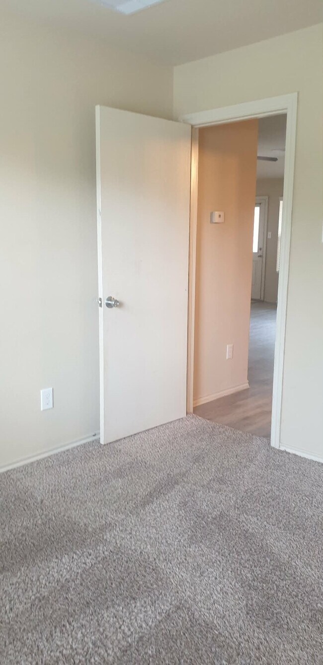 Building Photo - 821 Katydid Ct