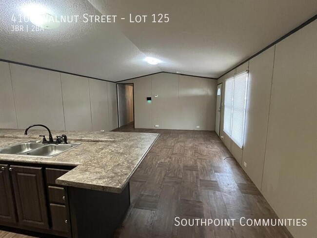 Building Photo - 4100 Walnut Ave