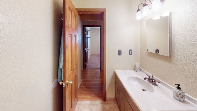 Building Photo - Newly remodeled 3 bedrooms, 2 bath home