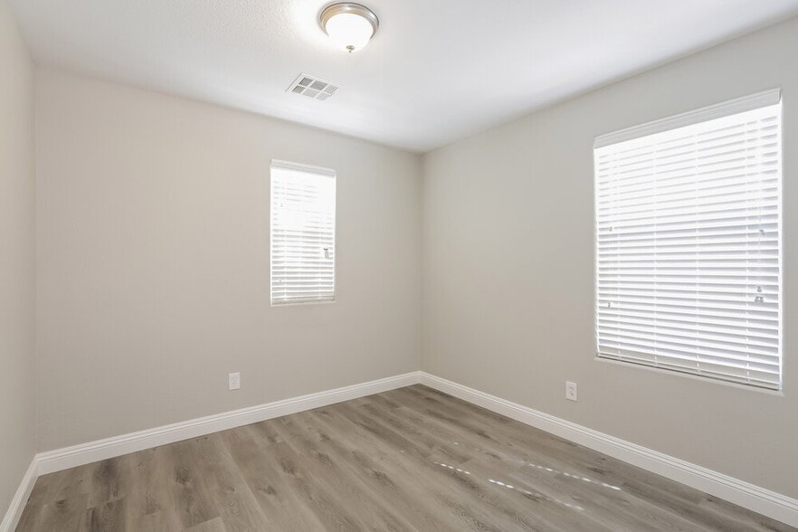 Building Photo - 9256 Wild Stampede Ave