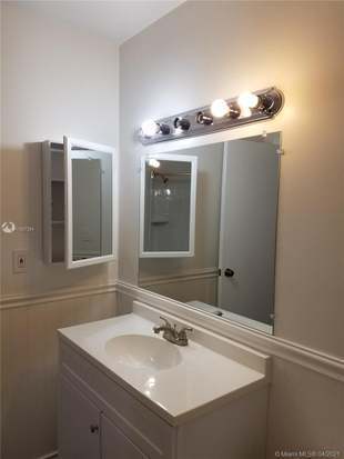Building Photo - 7851 Miller Dr