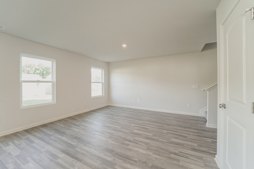 Building Photo - 760 Wayfinder Run
