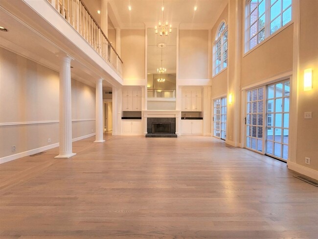 Building Photo - Extraordinary Atherton Estate with Cottage...