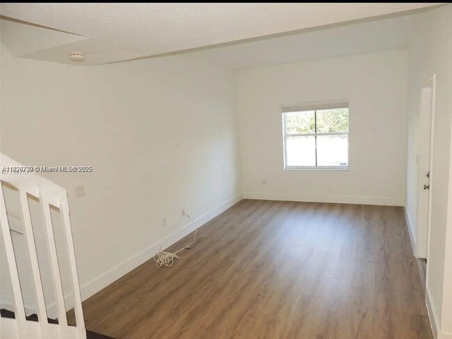 Building Photo - 4931 N Harbor Isles Dr