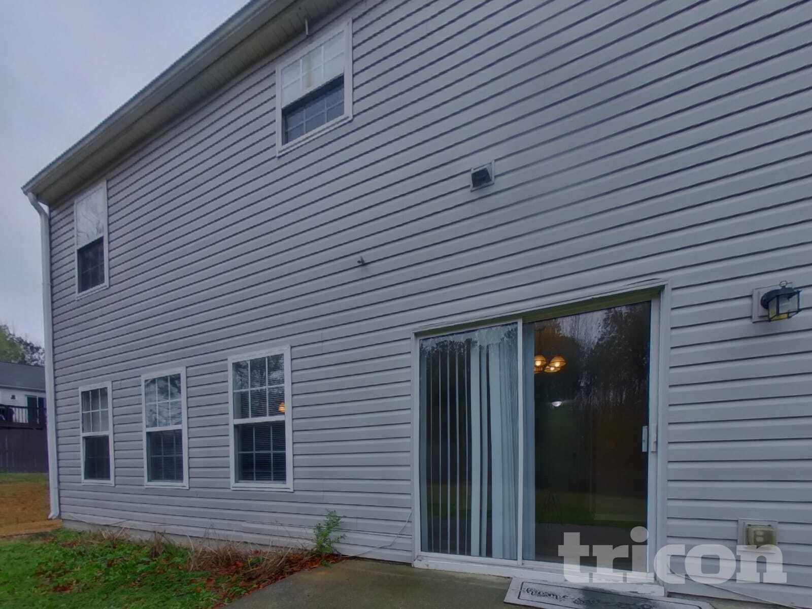 Building Photo - 693 Grandview Cir