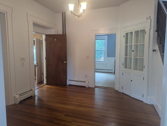 Building Photo - 9 A Ellis St
