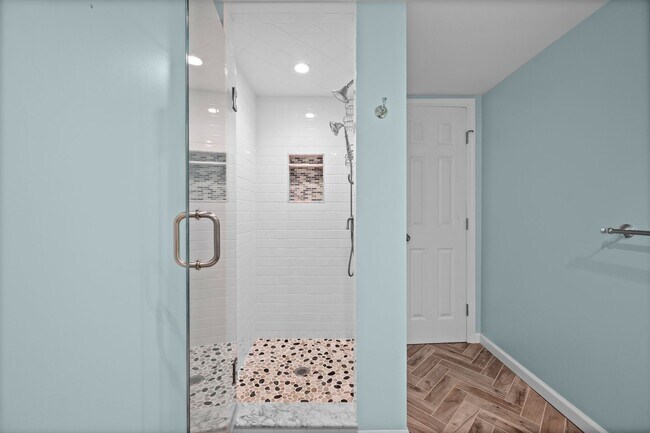 Building Photo - Beautiful 4 Bedroom 3.5 Bathroom Home On Quiet Tree-Lined Street In Millwood.