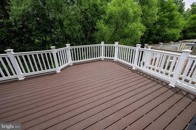 Building Photo - 1156 Regal Oak Dr