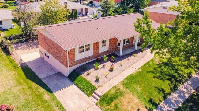 Building Photo - 9724 Brookmere Dr