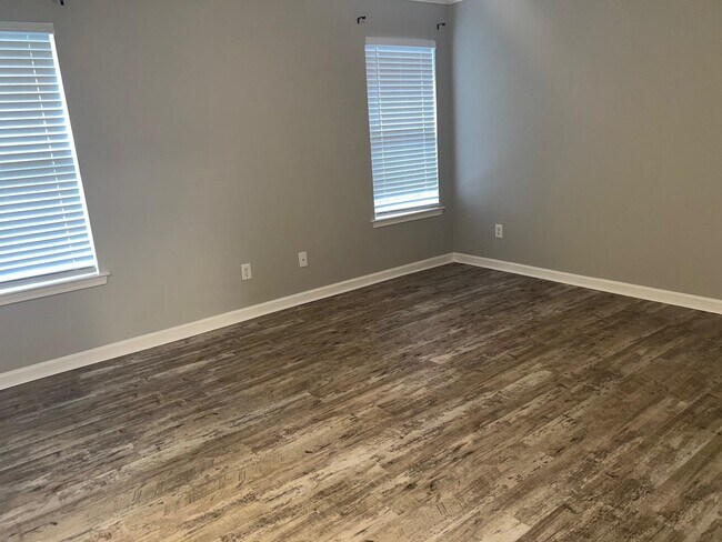 Building Photo - 10139 Cross Valley Dr