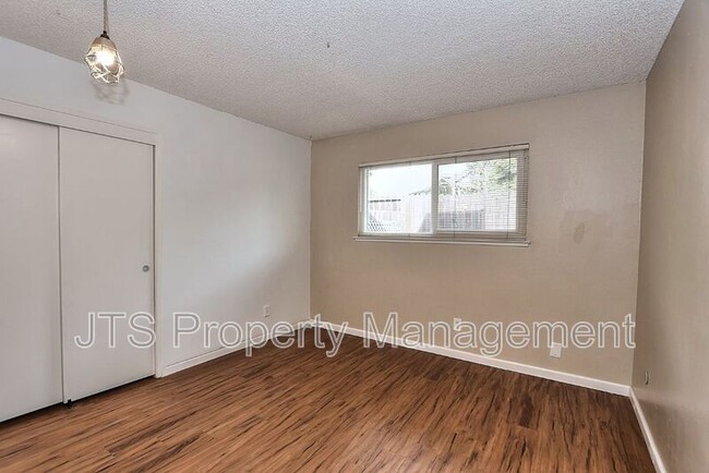 Building Photo - 8856 N Winding Way