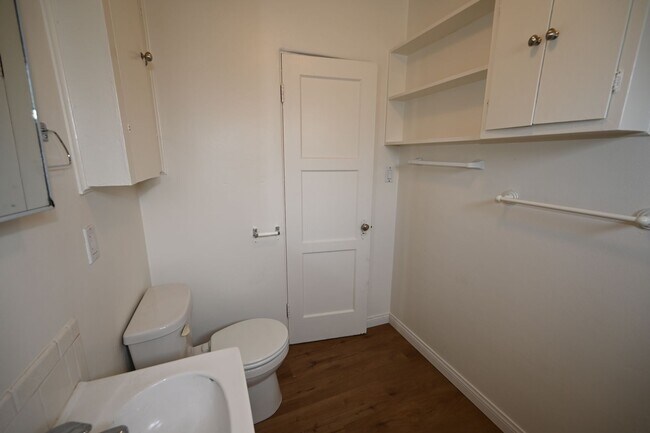 Building Photo - 1609diam