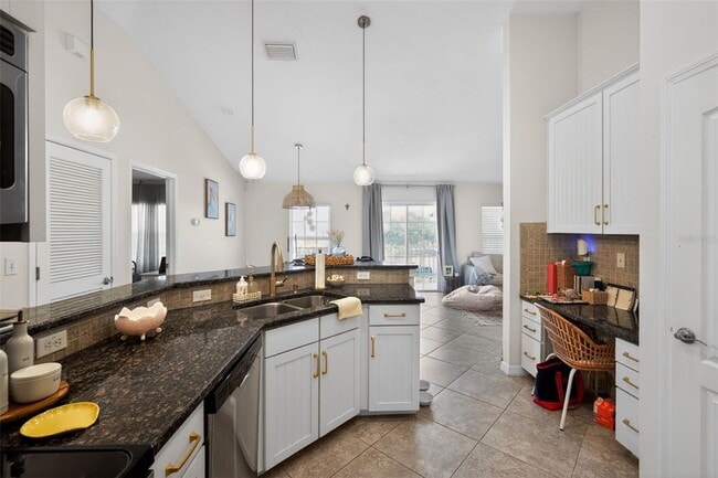 Building Photo - 7001 Interbay Blvd
