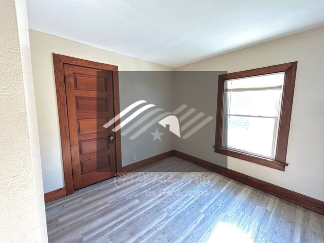 Building Photo - 2806 S Smithville Rd