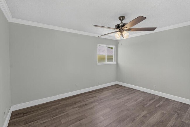 Building Photo - 8602 Colonial Dr