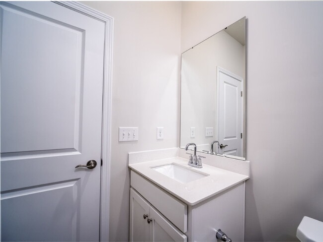 Building Photo - "Experience Spacious Living in This 4-Bedroom, 3-Bath Gem on Swallow Tail Drive, Belmont!"