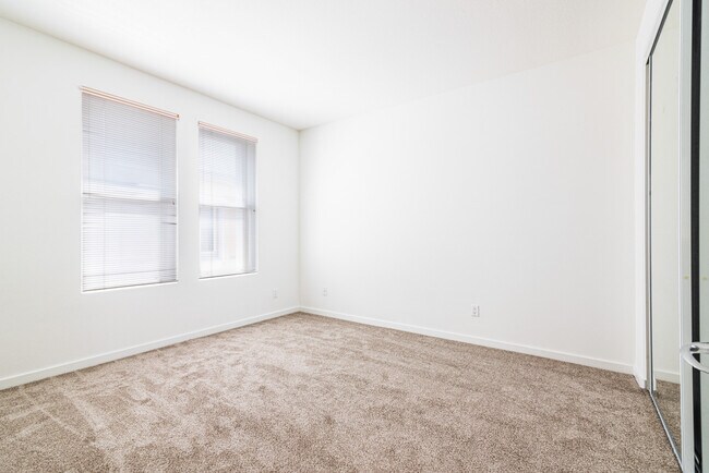 Building Photo - Private Updated 3-Bedroom 3-Bathroom Tri-L...