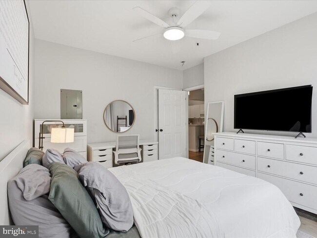 Building Photo - 4560 Strutfield Ln