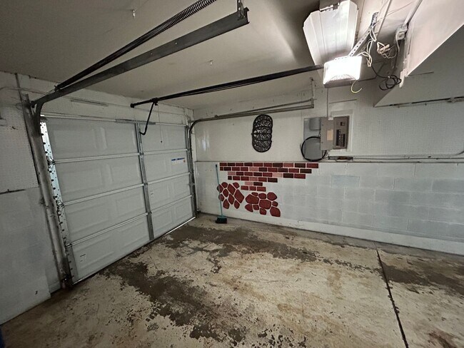 Building Photo - Remodeled 3 Bedroom House in Mason