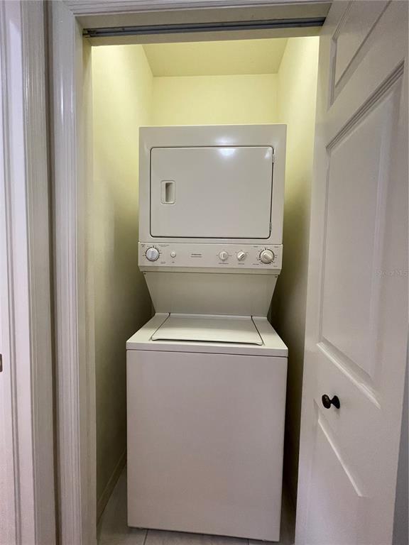 Building Photo - 1707 W Spring Meadow Loop