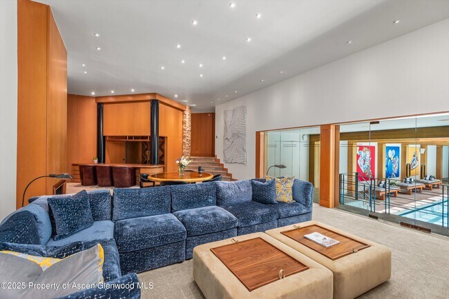 Building Photo - 800 Roaring Fork Rd