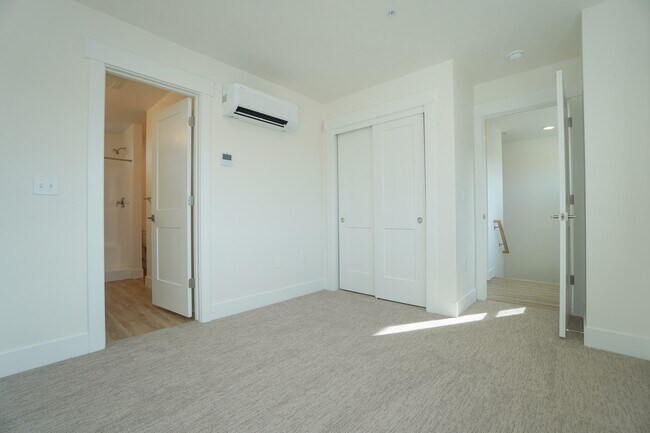 Building Photo - 4625 N Iota Ln