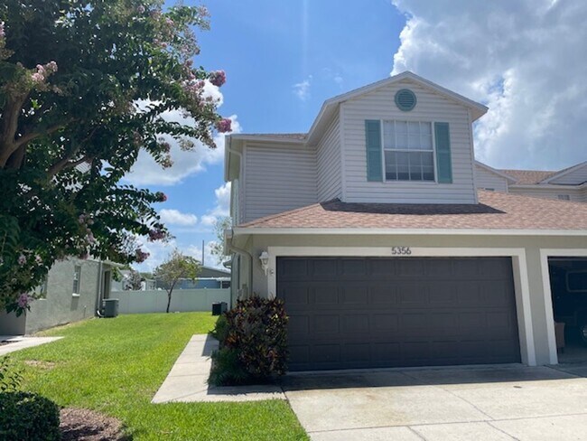 Primary Photo - Stunning townhome in gated community near ...