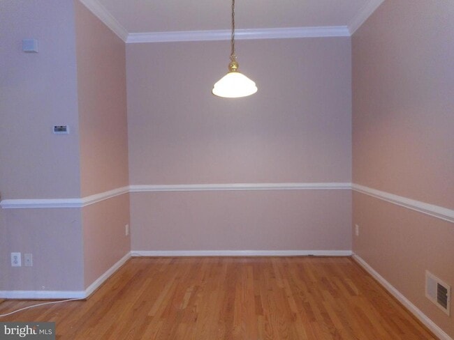 Building Photo - 8085 Horseshoe Cottage Cir