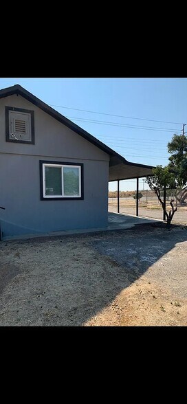 Building Photo - 1905 Claus Rd