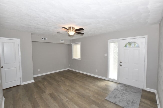 Building Photo - 1324 W 38th St