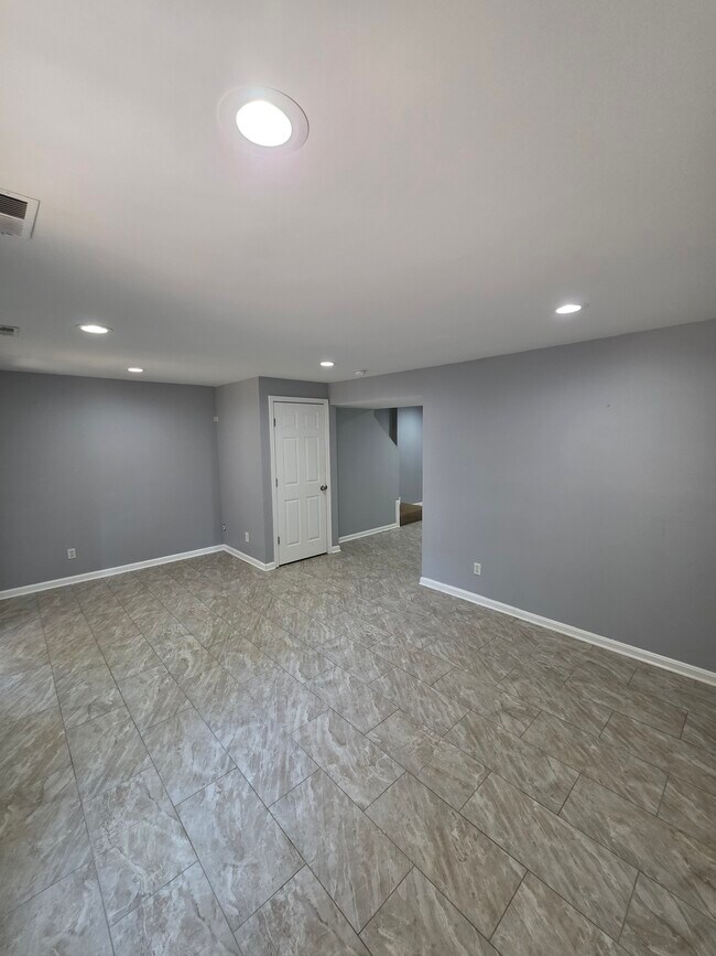 Building Photo - 406 Knollwood Ct
