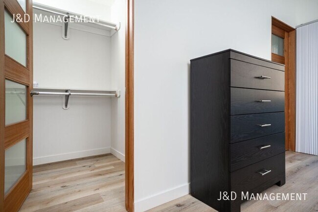 Building Photo - 3333 Reynard Way