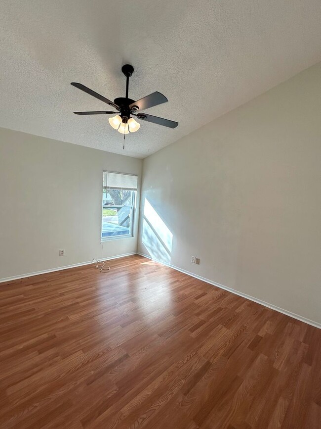 Building Photo - Two story 2 bed 1.5 bath home with brand n...