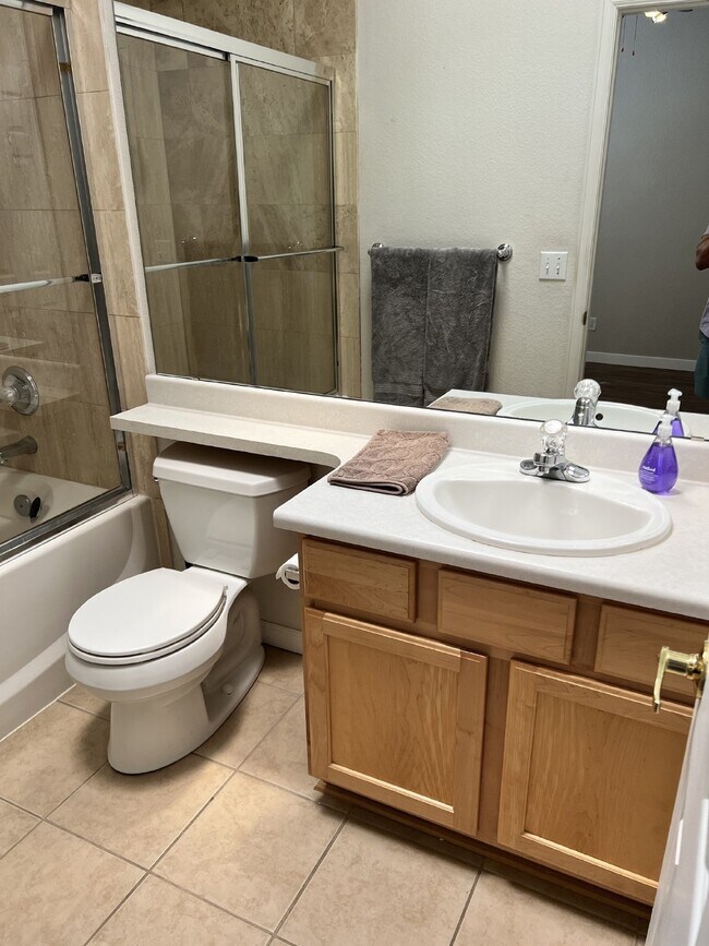 Building Photo - Available March!  Beautiful Condo in Steeplechase!