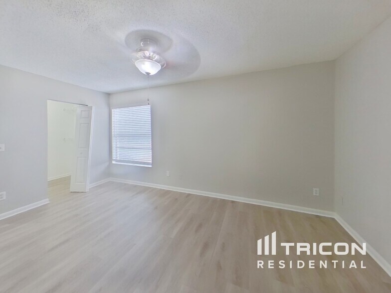 Building Photo - 4715 Grove Point Dr