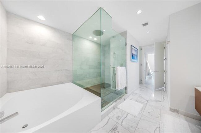 Building Photo - 10201 Collins Ave