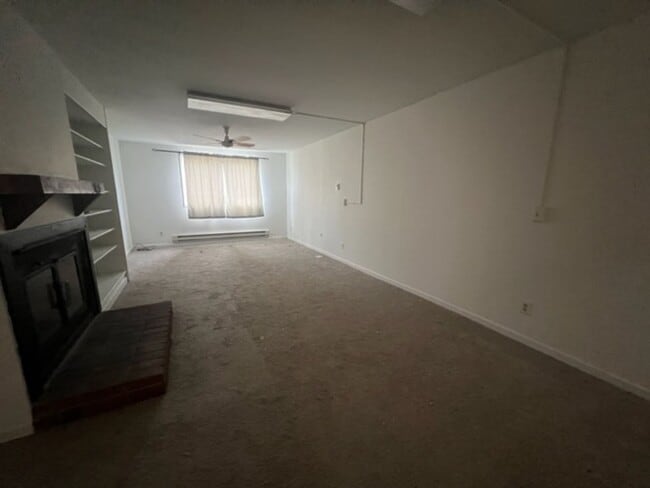 Building Photo - Wonderful single-family home for rent in d...