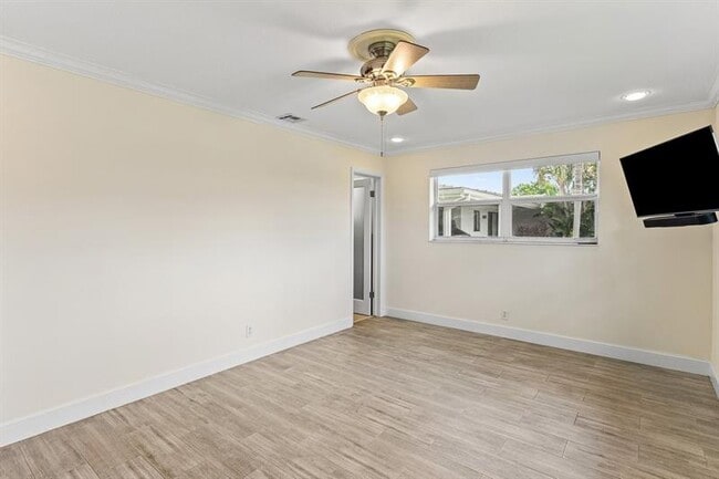 Building Photo - 2741 NE 53rd St