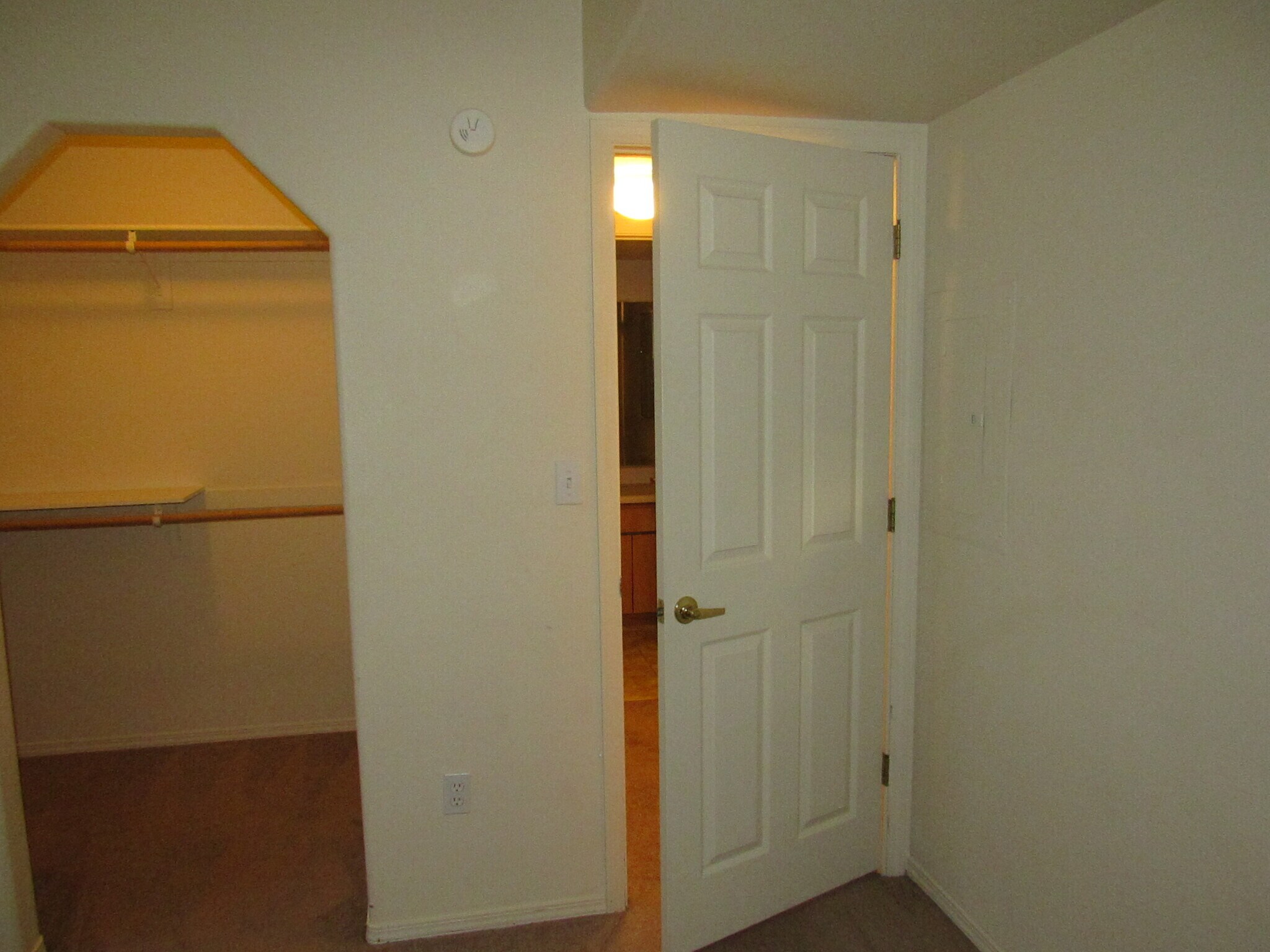 Building Photo - 1100 Goeglein Gulch #267