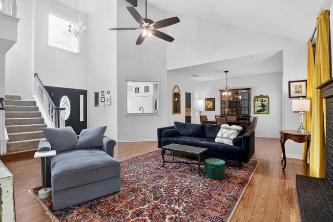 Building Photo - 1607 Gracy Farms Ln