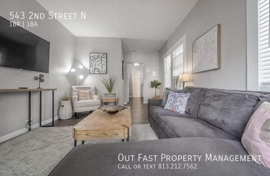 Building Photo - 543 2nd St N