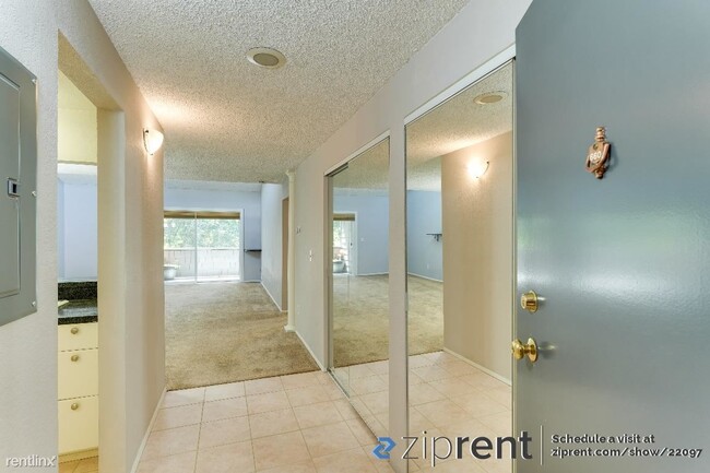 Building Photo - 2 br, 2 bath Condo - 13680 NE 69th St, Red...