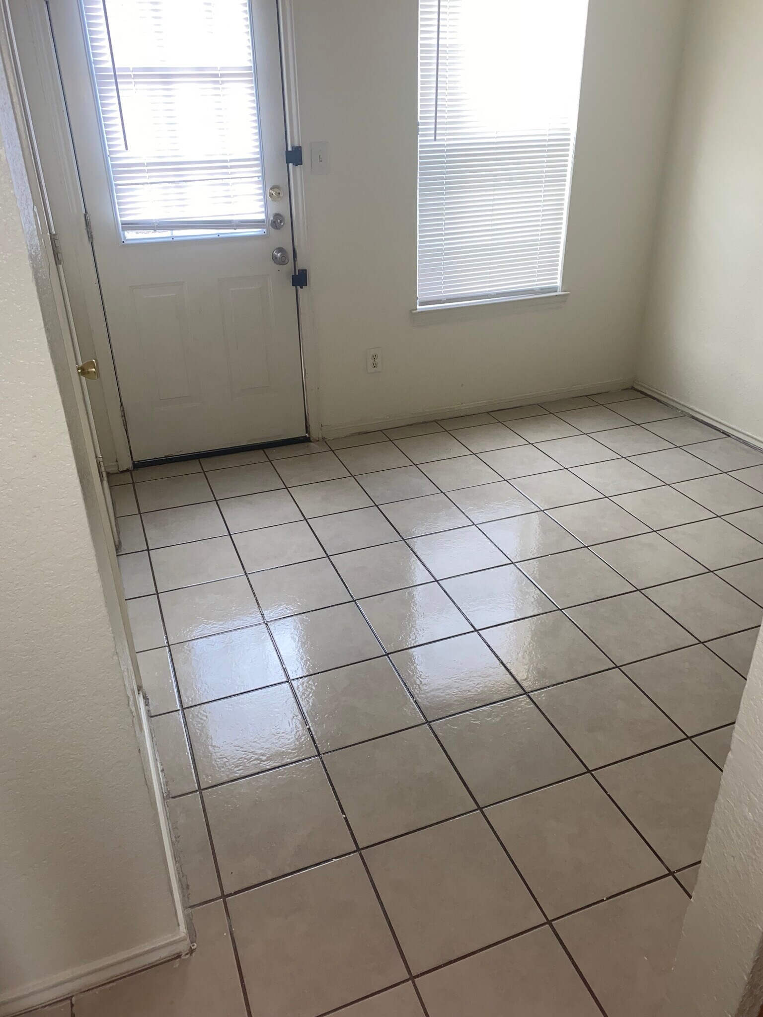 Building Photo - 3405 Barcelona Drive