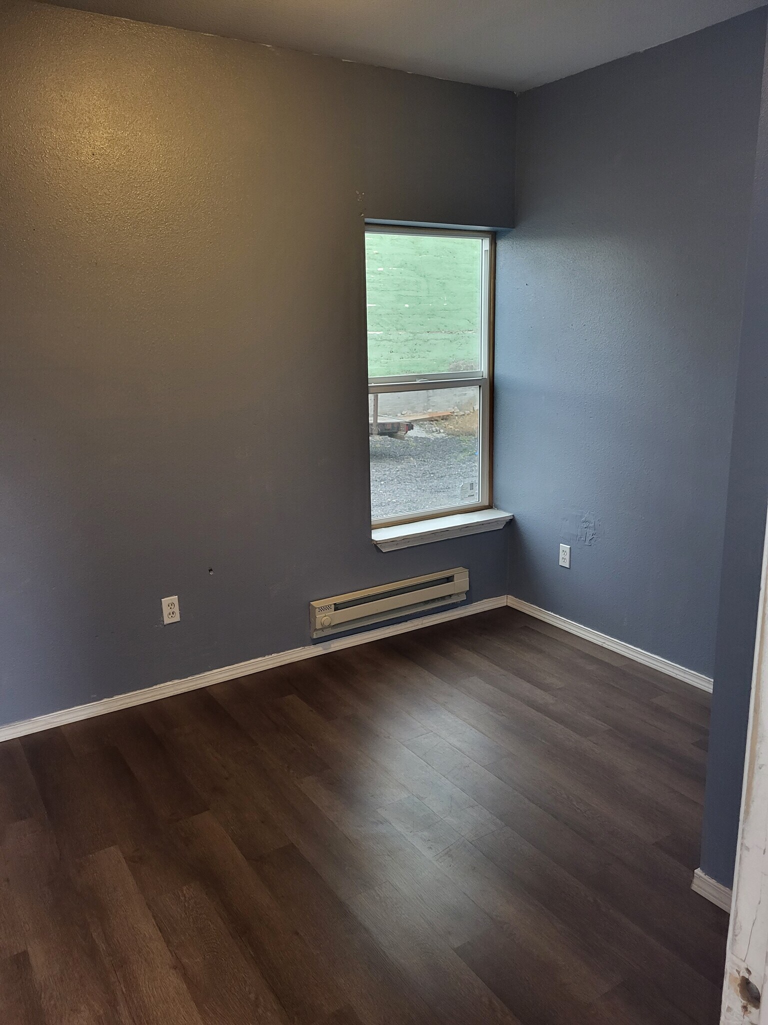 Bedroom 1 - 21 Division St S
